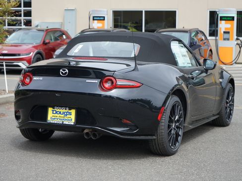 New 2026 MAZDA MX-5 Miata Club w/ Brembo/BBS Recaro Package RWD image 4