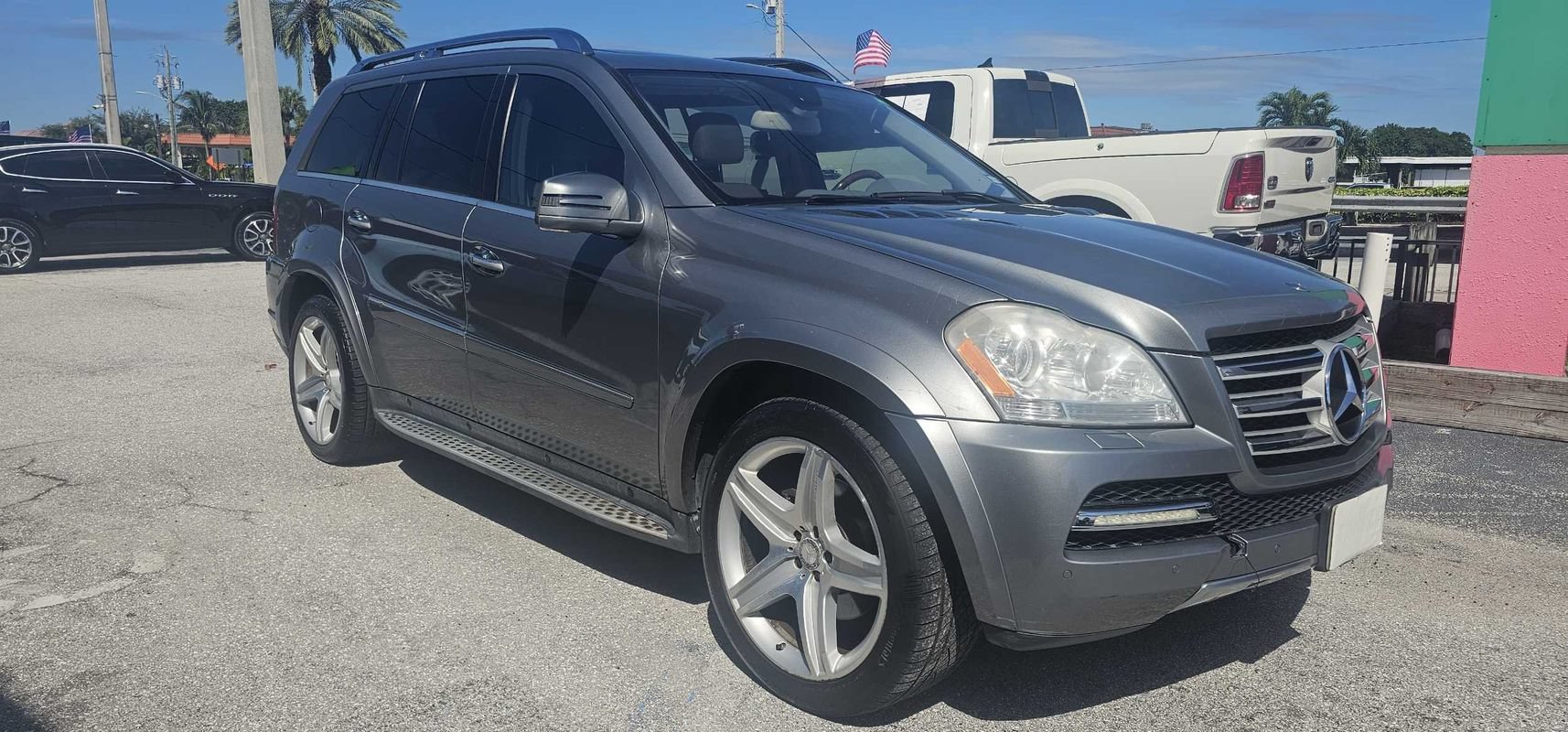 Used 2011 Mercedes-Benz GL 550 4MATIC image 7
