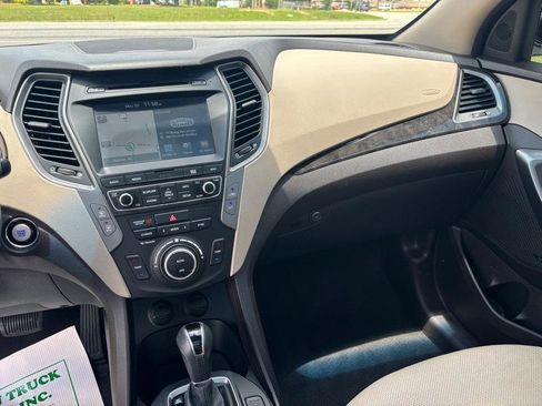 Used 2017 Hyundai Santa Fe Sport w/ 2.4L Tech Package 04 FWD image 10