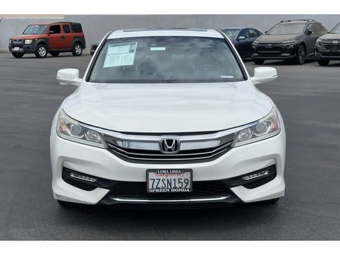 Used 2017 Honda Accord EX image 9
