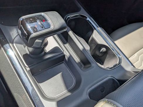 Used 2025 Chevrolet Silverado 1500 ZR2 AWD/4WD image 30