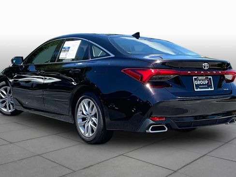 Used 2019 Toyota Avalon XLE w/ Moonroof Package FWD image 12
