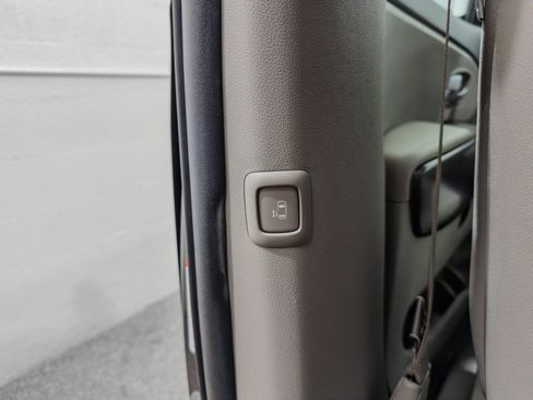 Used 2019 Kia Sedona LX FWD image 15