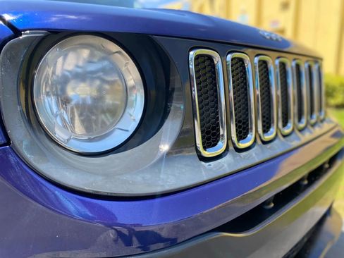 Used 2016 Jeep Renegade Latitude FWD image 15