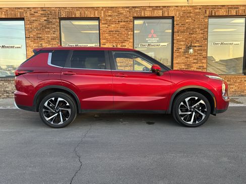 Used 2022 Mitsubishi Outlander SE image 6