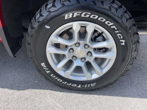 Used 2023 Chevrolet Silverado 1500 LT AWD/4WD image 18