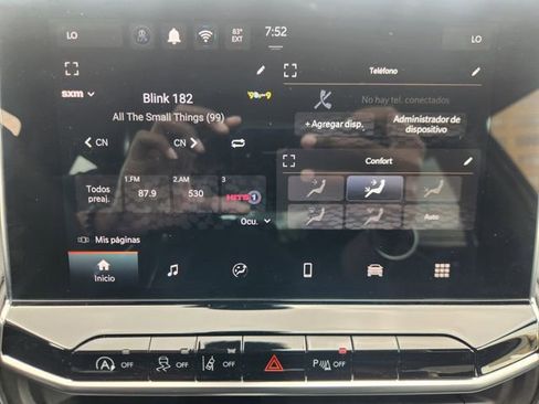 Used 2025 Jeep Compass Trailhawk AWD/4WD image 17