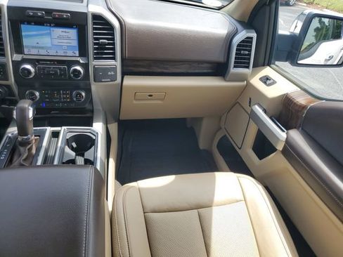 Used 2019 Ford F150 Lariat w/ Equipment Group 502A Luxury AWD/4WD image 15