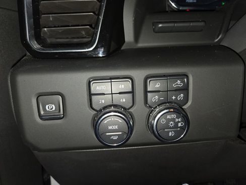 Used 2019 GMC Sierra 1500 SLT w/ SLT Premium Plus Package image 24