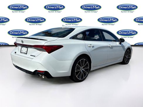 Used 2019 Toyota Avalon Touring FWD image 7