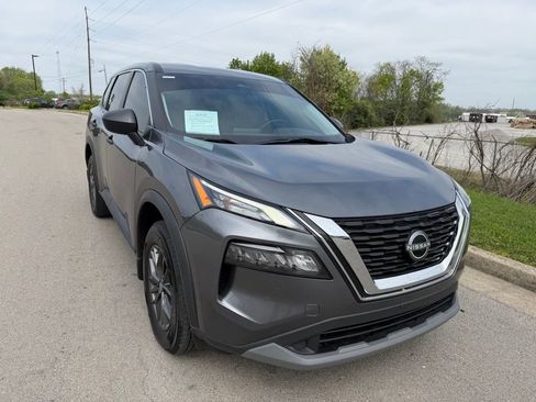 Used 2022 Nissan Rogue S FWD image 2