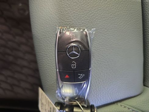 New 2026 Mercedes-Benz GLB 250 image 36