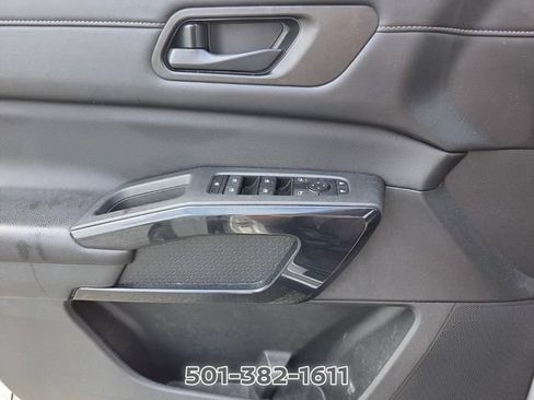 Used 2024 Nissan Pathfinder S AWD/4WD image 27