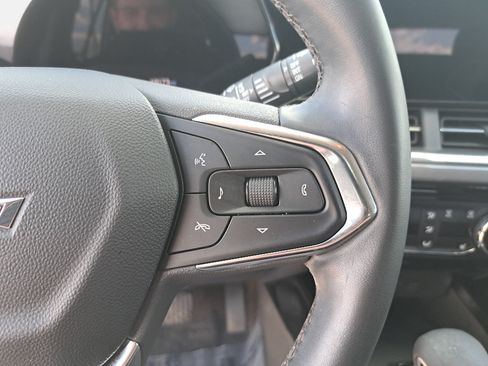 Used 2025 Chevrolet Trax ACTIV w/ Sunroof Package FWD image 18