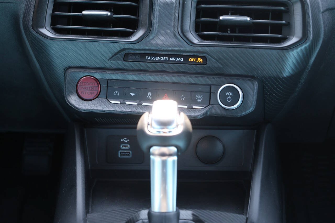Used 2025 Ford Mustang Coupe RWD image 19