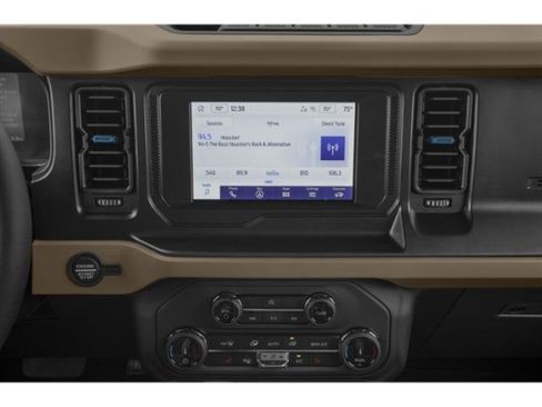 Used 2023 Ford Bronco Wildtrak image 13