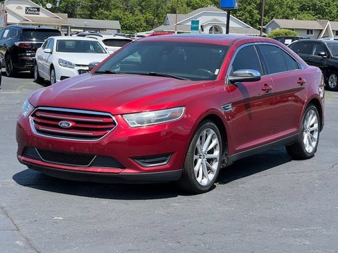 Used 2015 Ford Taurus Limited w/ Equipment Group 301A FWD image 41