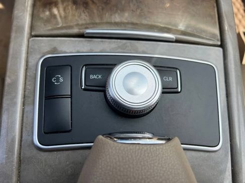 Used 2010 Mercedes-Benz E 350 4MATIC Sedan image 22