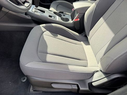 Used 2025 Subaru Crosstrek 2.0i Premium image 34