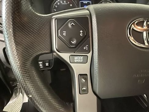 Used 2022 Toyota Tacoma TRD Sport w/ TRD Premium Sport Package AWD/4WD image 15
