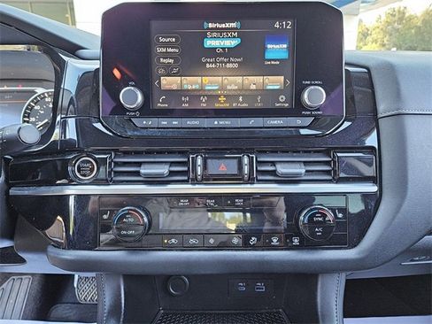 Used 2022 Nissan Pathfinder SV w/ SV Premium Package image 22