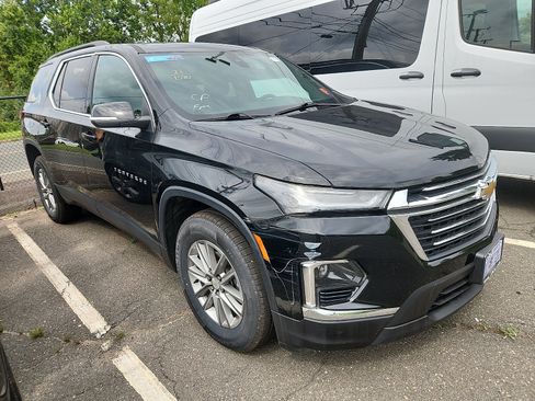 Used 2023 Chevrolet Traverse LT AWD/4WD image 3