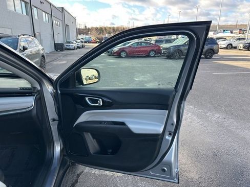 Used 2022 Jeep Compass Limited image 33