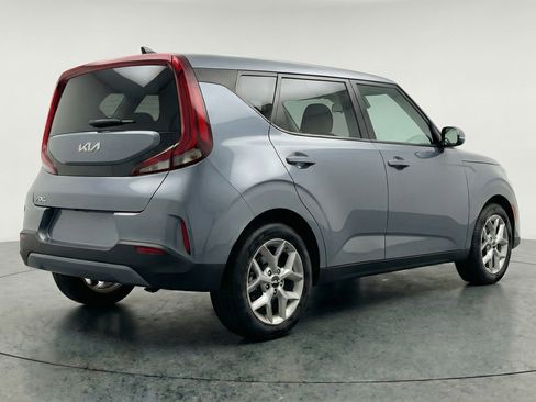 Used 2025 Kia Soul LX w/ LX Technology Package image 9