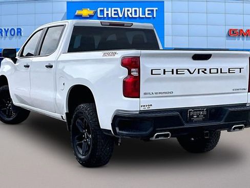 Used 2025 Chevrolet Silverado 1500 Custom Trail Boss w/ LPO, Dark Essentials Package AWD/4WD image 4