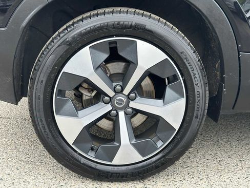 Used 2025 Volvo XC40 B5 Plus w/ Protection Package Premier AWD/4WD image 9