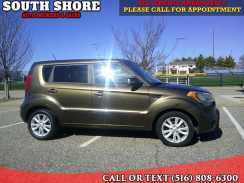 Used 2012 Kia Soul + image 1