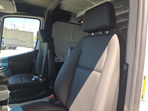 New 2025 Mercedes-Benz Sprinter 2500 image 17