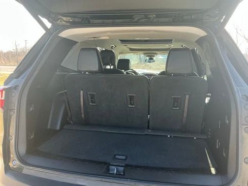 Used 2018 Chevrolet Traverse LT w/ LPO, Floor Liner Package image 11