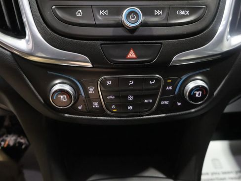 Used 2021 Chevrolet Equinox LT image 27