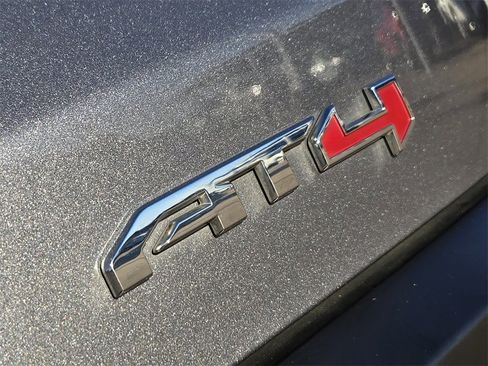 Used 2022 GMC Acadia AT4 image 32