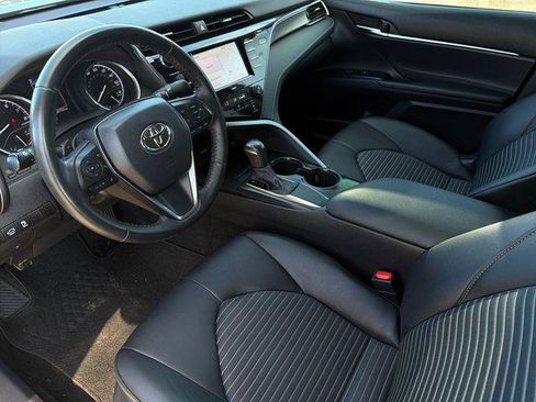 Used 2020 Toyota Camry SE FWD image 11
