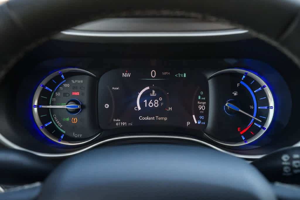 Used 2023 Chrysler Pacifica Touring-L FWD image 23