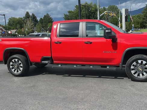 Used 2025 Chevrolet Silverado 2500 Custom w/ Custom Value Package AWD/4WD image 4