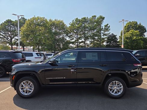 New 2025 Jeep Grand Cherokee L Laredo RWD image 2