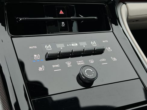 Used 2024 Porsche Panamera 4 AWD/4WD image 18