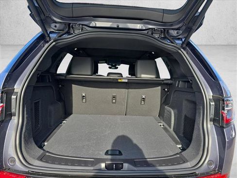 New 2025 Land Rover Discovery Sport Dynamic SE image 13