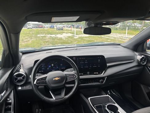 Used 2025 Chevrolet Equinox LT FWD image 34