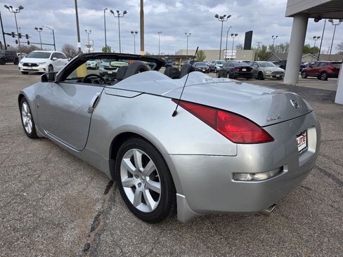 Used 2005 Nissan 350Z Touring image 7