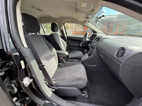 Used 2010 Dodge Caliber SXT image 17