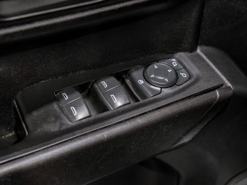 Used 2021 Chevrolet Silverado 1500 Custom image 40