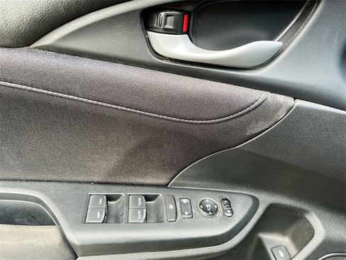 Used 2019 Honda Insight EX image 17