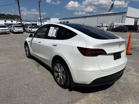 Used 2022 Tesla Model Y Long Range AWD/4WD image 5