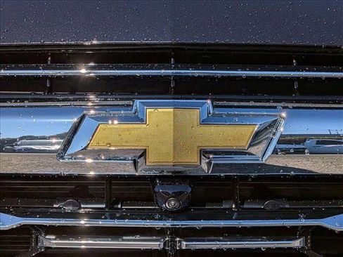 New 2026 Chevrolet Suburban Premier image 17