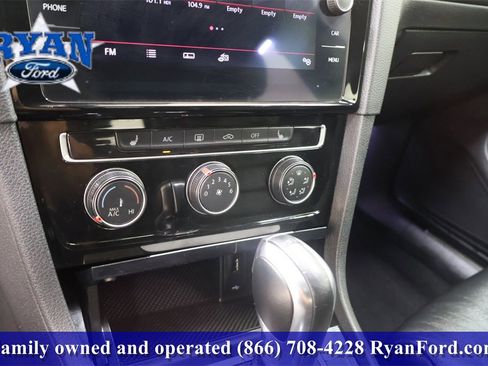 Used 2019 Volkswagen GTI SE image 23