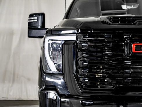 Used 2025 GMC Sierra 3500 Denali w/ Denali Reserve Package AWD/4WD image 42
